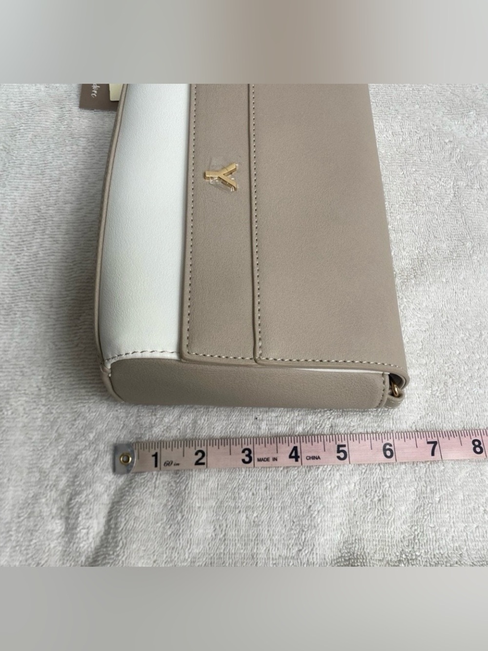 NWT New Yani J'adore Womens Tan White Faux Leather Clutch + Strap Classic Girly - Picture 11 of 12